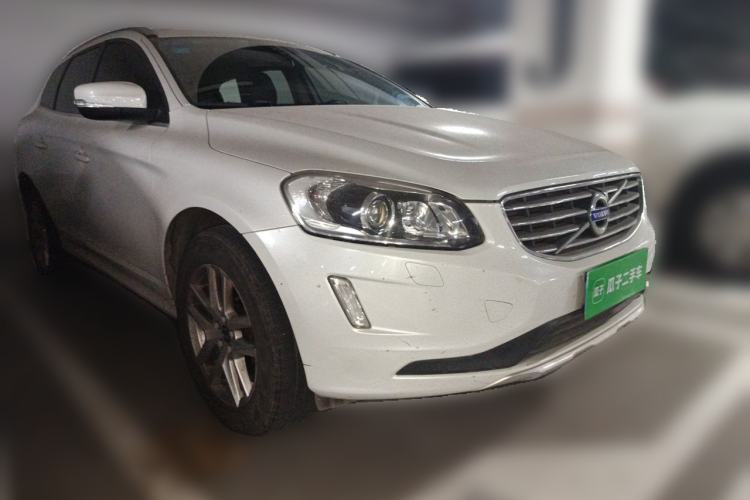 Used Volvo XC60 2017 T5 Smart Upgrade Edition Front Right 45 Deg