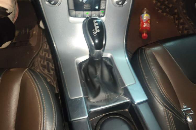 Used Volvo XC60 2017 T5 AWD Smart Range Edition Gear Lever