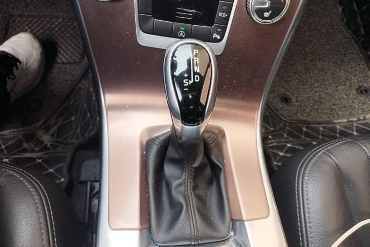 Used Volvo XC60 2017 T5 Smart Upgrade Edition Gear Lever