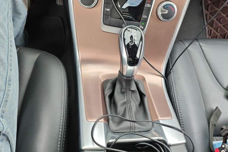 Used Volvo XC60 2017 T5 Smart Upgrade Edition Gear Lever
