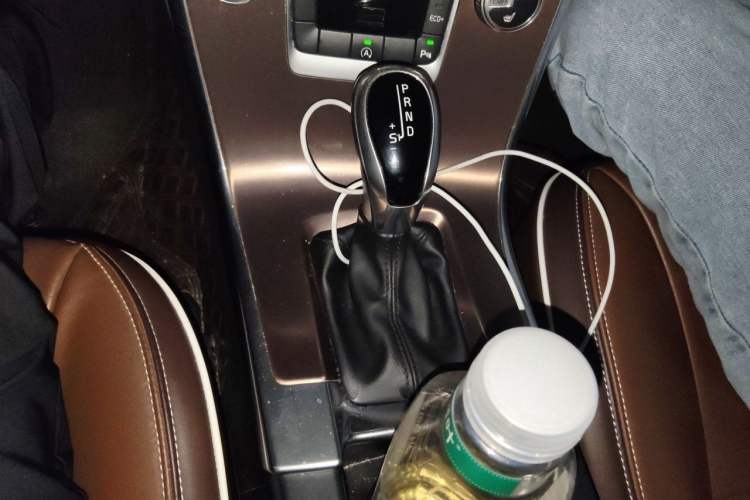 Used Volvo XC60 2017 T5 Smart Upgrade Edition Gear Lever