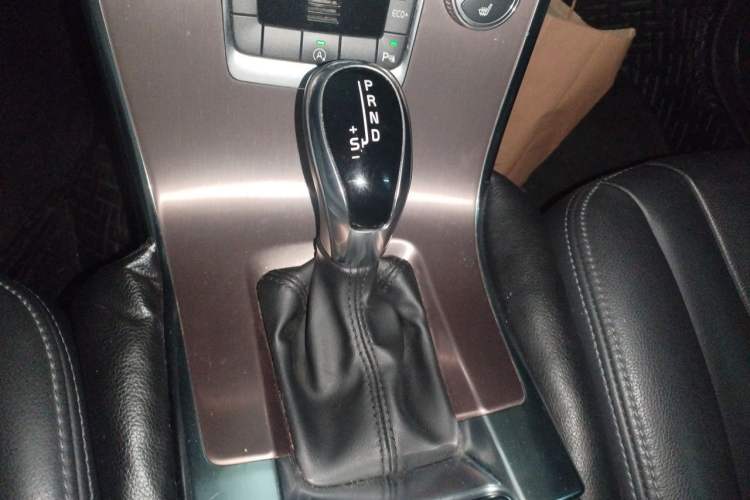 Used Volvo XC60 2017 T5 Smart Upgrade Edition Gear Lever