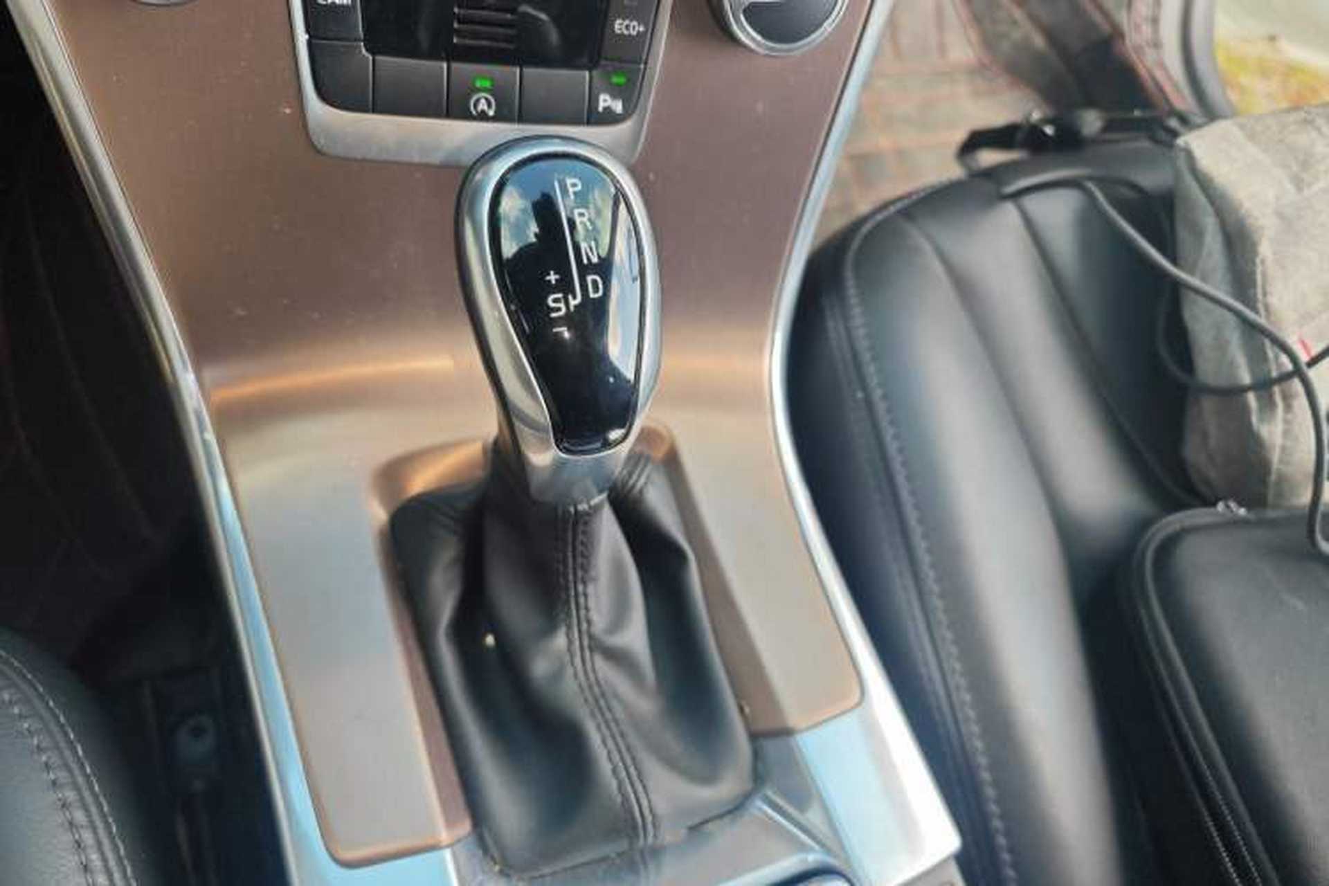 Used Volvo XC60 2017 T5 Smart Upgrade Edition Gear Lever