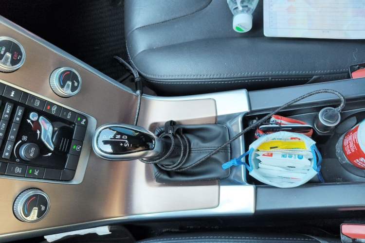 Used Volvo XC60 2017 T5 Smart Upgrade Edition Gear Lever