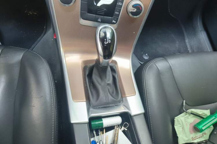 Used Volvo XC60 2017 T5 Smart Upgrade Edition Gear Lever