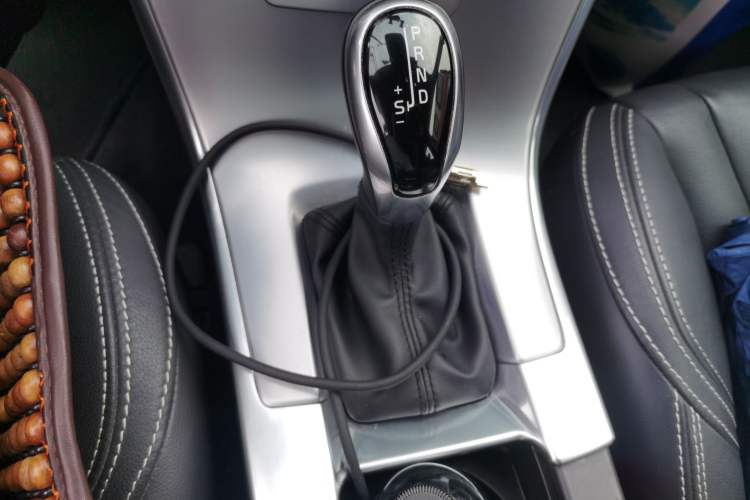 Used Volvo XC60 2017 T5 AWD Smart Upgrade Edition Gear Lever
