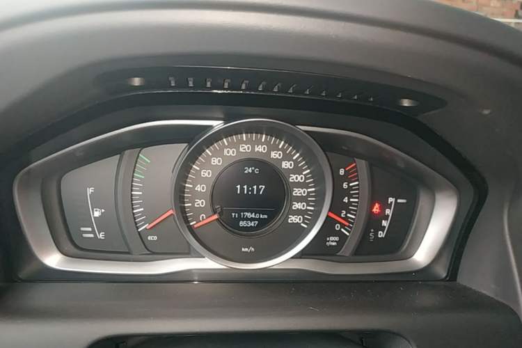 Used Volvo XC60 2017 T5 Smart Upgrade Edition Instrument Cluster