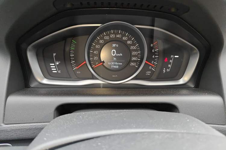 Used Volvo XC60 2017 T5 AWD Smart Upgrade Model Instrument Cluster