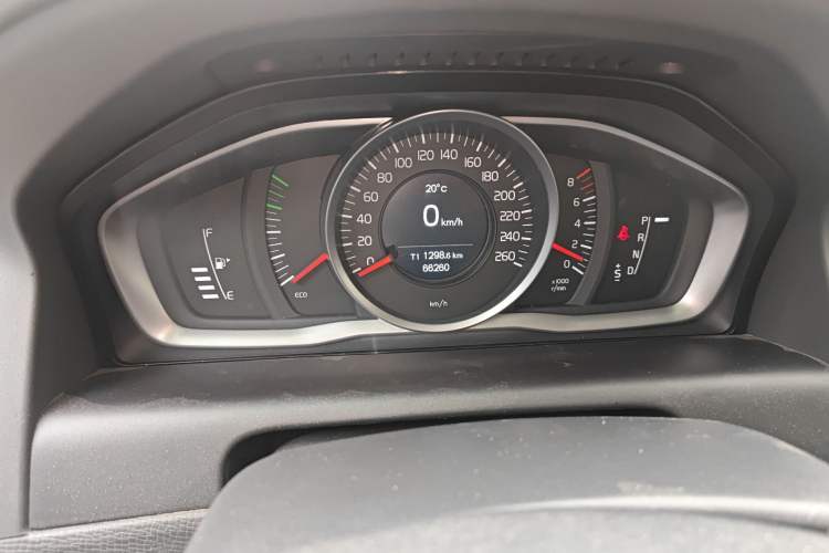 Used Volvo XC60 2017 T5 Smart Upgrade Edition Instrument Cluster