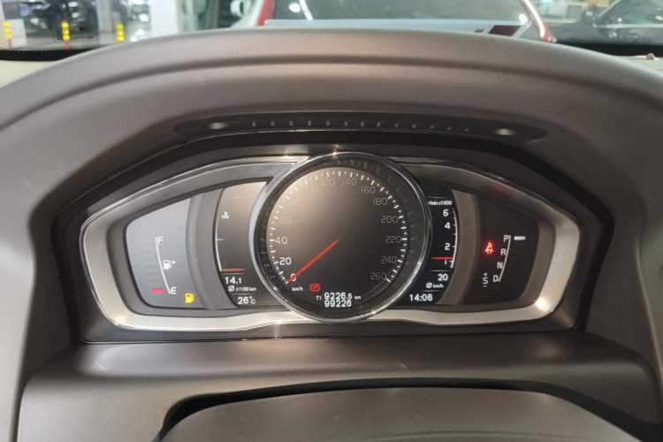 Used Volvo XC60 2017 T5 AWD Smart Range Edition Instrument Cluster