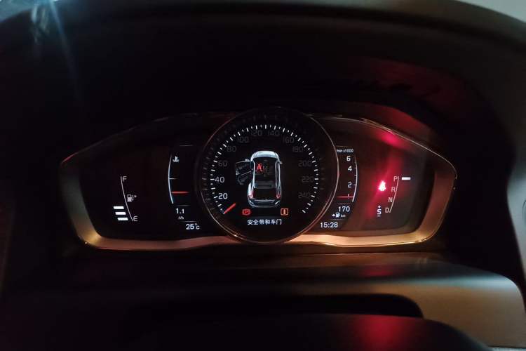 Used Volvo XC60 2017 T5 AWD Smart Range Edition Instrument Cluster