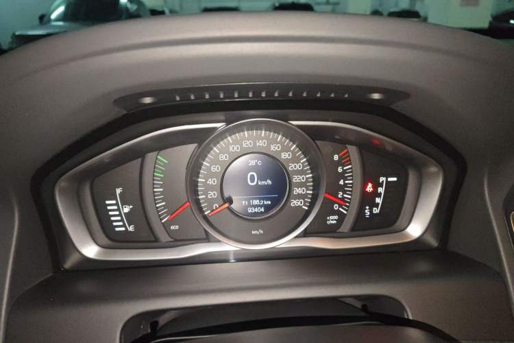 Used Volvo XC60 2017 T5 AWD Smart Upgrade Edition Instrument Cluster