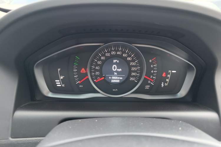 Used Volvo XC60 2017 T5 Smart Upgrade Edition Instrument Cluster