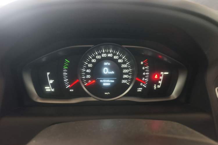 Used Volvo XC60 2017 T5 Smart Upgrade Edition Instrument Cluster