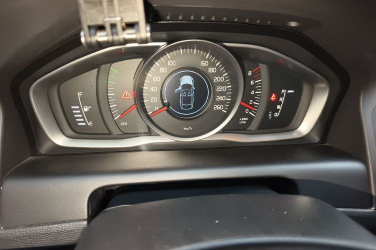 Used Volvo XC60 2017 T5 Smart Upgrade Edition Instrument Cluster