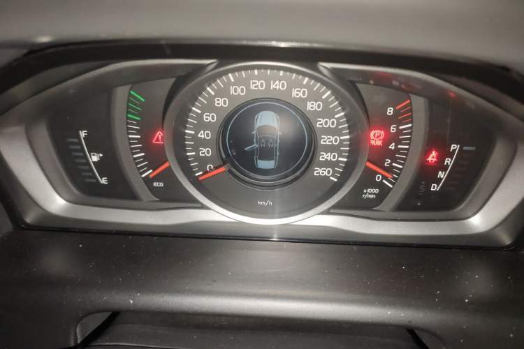 Used Volvo XC60 2017 T5 AWD Smart Range Edition Instrument Cluster