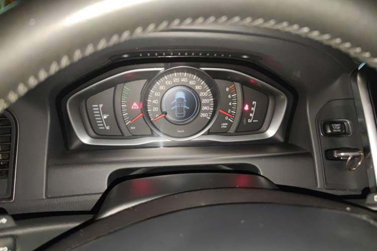 Used Volvo XC60 2017 T5 Smart Upgrade Edition Instrument Cluster