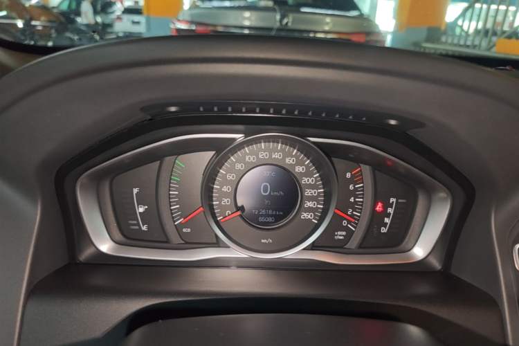 Used Volvo XC60 2017 T5 AWD Smart Upgrade Model Instrument Cluster