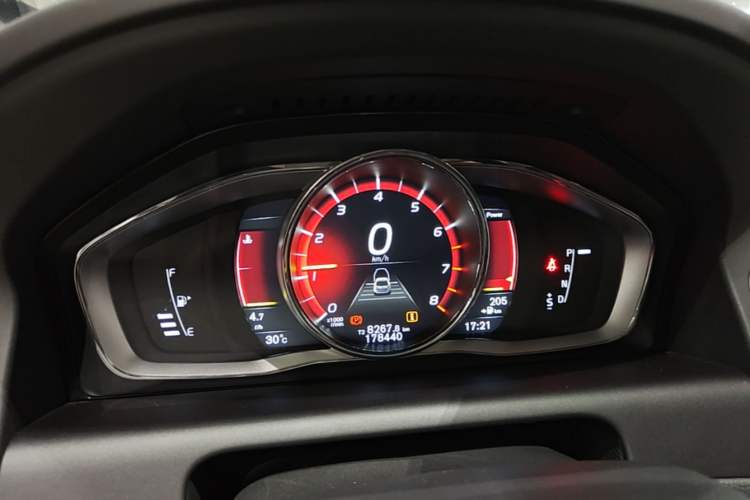 Used Volvo XC60 2017 T5 AWD Smart Upgrade Edition Instrument Cluster