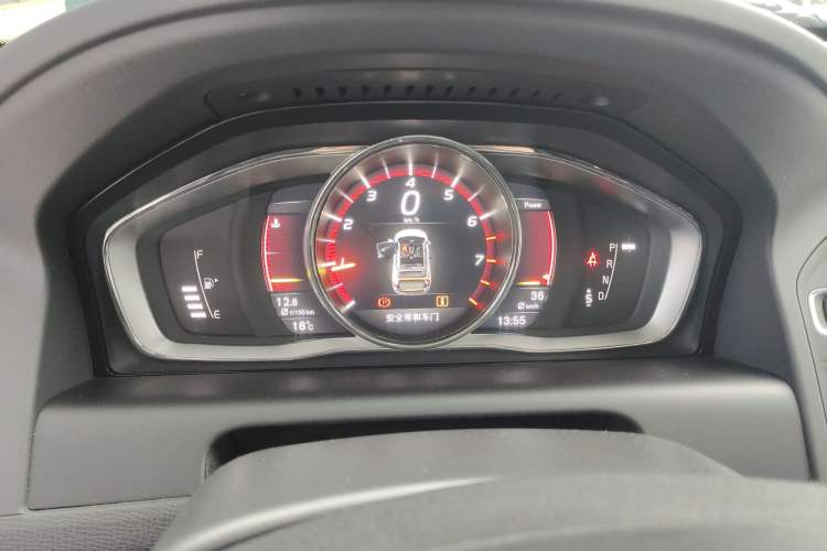 Used Volvo XC60 2017 T5 AWD Personalized Sport Upgrade Edition Instrument Cluster