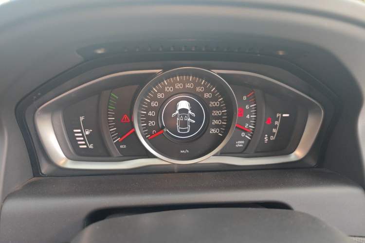 Used Volvo XC60 2017 T5 Smart Upgrade Edition Instrument Cluster