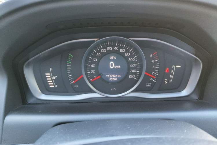Used Volvo XC60 2017 T5 Smart Upgrade Edition Instrument Cluster