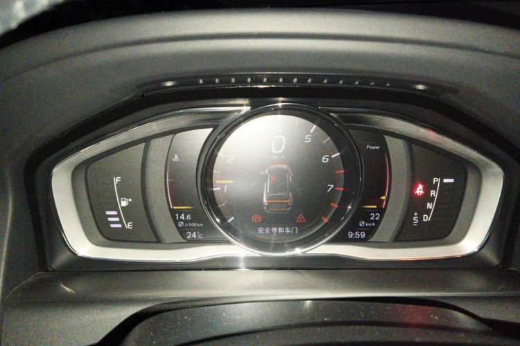 Used Volvo XC60 2017 T5 AWD Smart Upgrade Edition Instrument Cluster