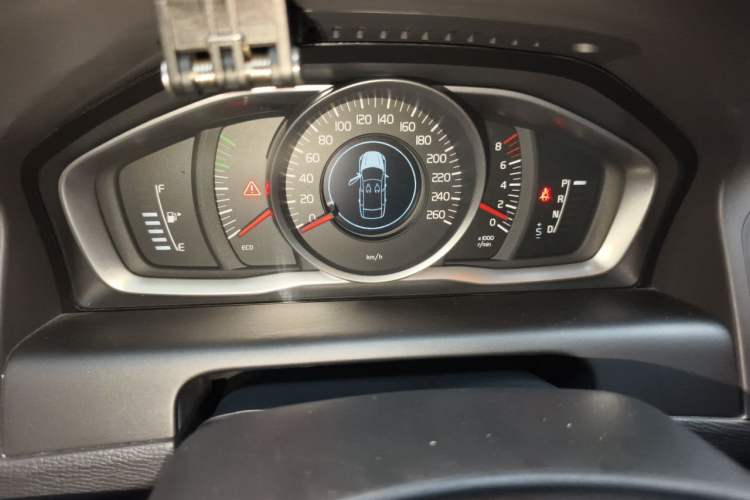 Used Volvo XC60 2017 T5 Smart Upgrade Edition Instrument Cluster