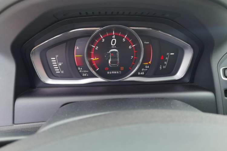 Used Volvo XC60 2017 T5 AWD Smart Upgrade Edition Instrument Cluster