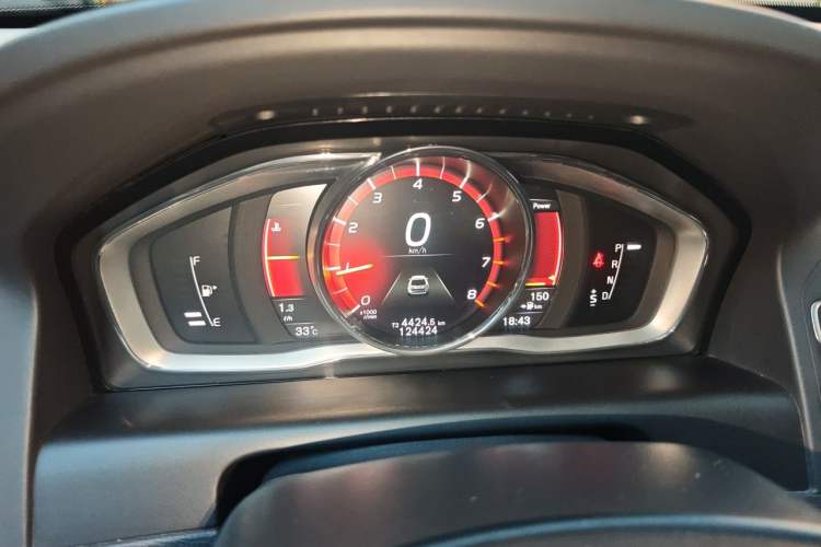 Used Volvo XC60 2017 T5 AWD Smart Upgrade Edition Instrument Cluster