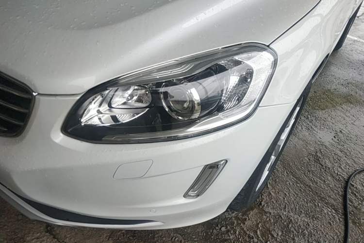 Used Volvo XC60 2017 T5 Smart Upgrade Edition Left Front Headlight
