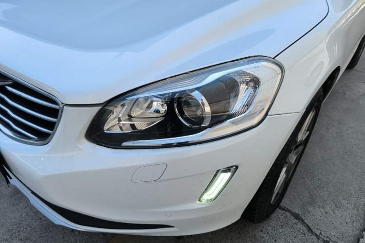 Used Volvo XC60 2017 T5 Smart Upgrade Edition Left Front Headlight