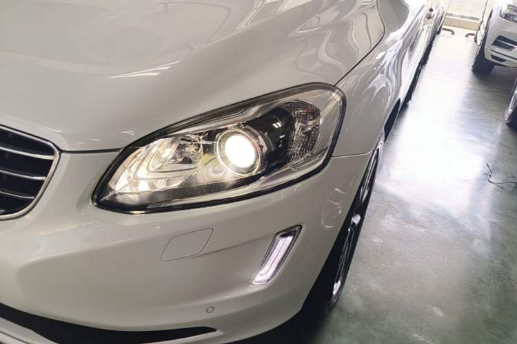 Used Volvo XC60 2017 T5 AWD Smart Upgrade Edition Left Front Headlight