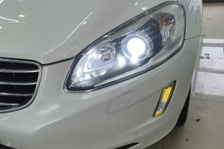 Used Volvo XC60 2017 T5 AWD Smart Range Edition Left Front Headlight