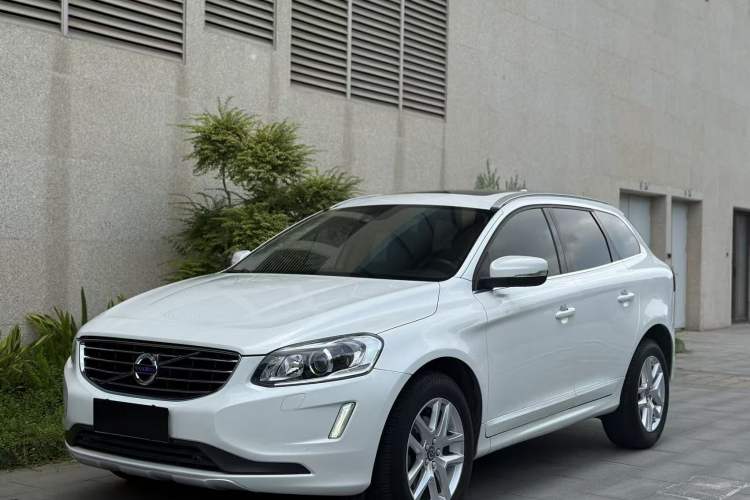 Used Volvo XC60 2017 T5 AWD Smart Upgrade Model Left Front Headlight