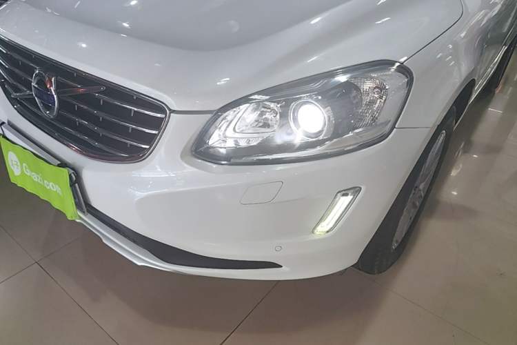 Used Volvo XC60 2017 T5 AWD Smart Upgrade Edition Left Front Headlight