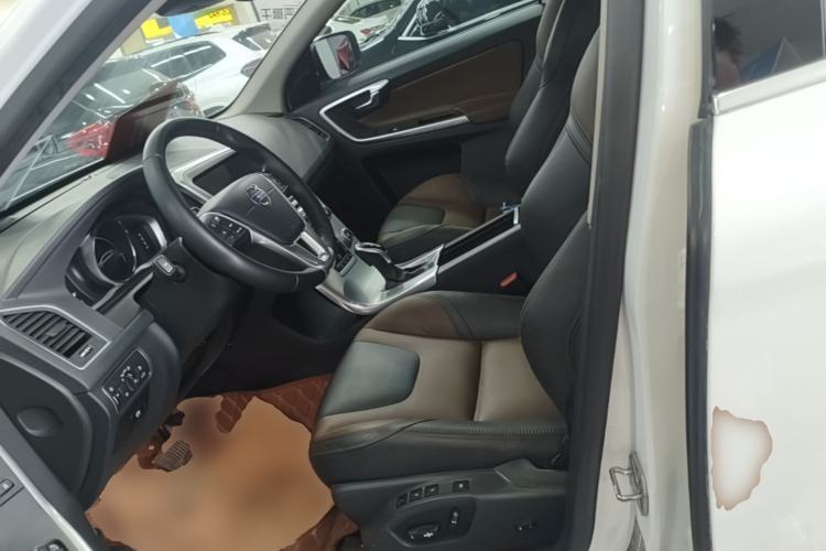 Used Volvo XC60 2017 T5 AWD Smart Range Edition Left Front Seat