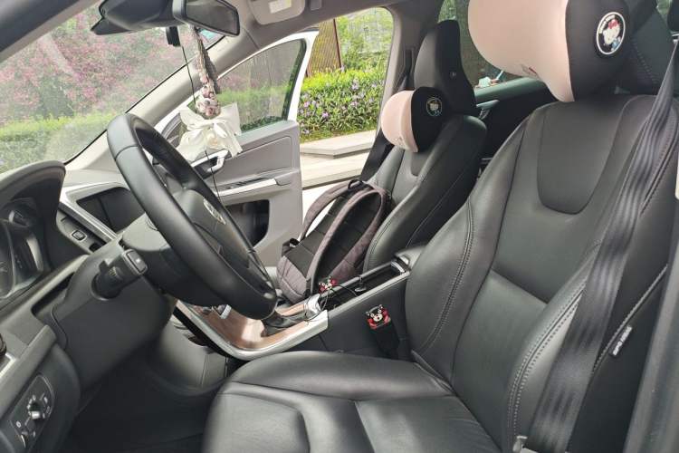 Used Volvo XC60 2017 T5 Smart Upgrade Edition Left Front Seat