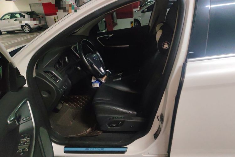 Used Volvo XC60 2017 T5 AWD Smart Upgrade Model Left Front Seat