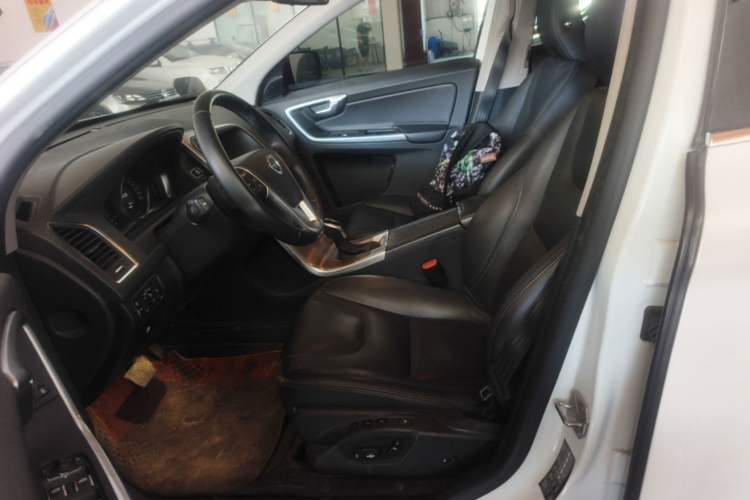 Used Volvo XC60 2017 T5 Smart Upgrade Edition Left Front Seat