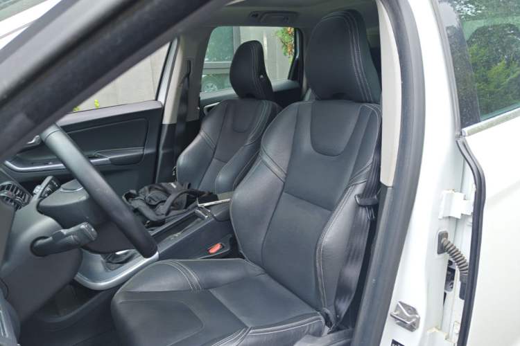 Used Volvo XC60 2017 T5 AWD Smart Range Edition Left Front Seat