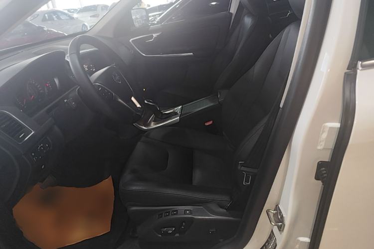 Used Volvo XC60 2017 T5 AWD Smart Upgrade Edition Left Front Seat