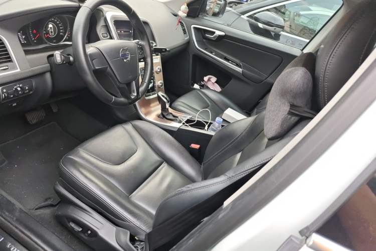 Used Volvo XC60 2017 T5 Smart Upgrade Edition Left Front Seat