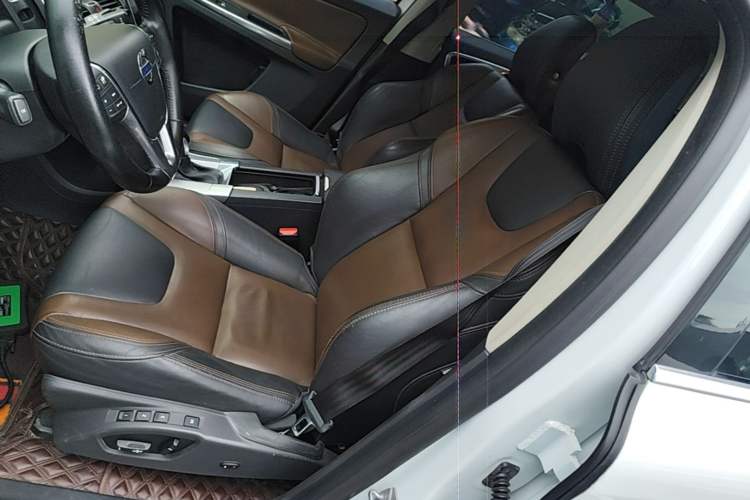 Used Volvo XC60 2017 T5 AWD Smart Range Edition Left Front Seat