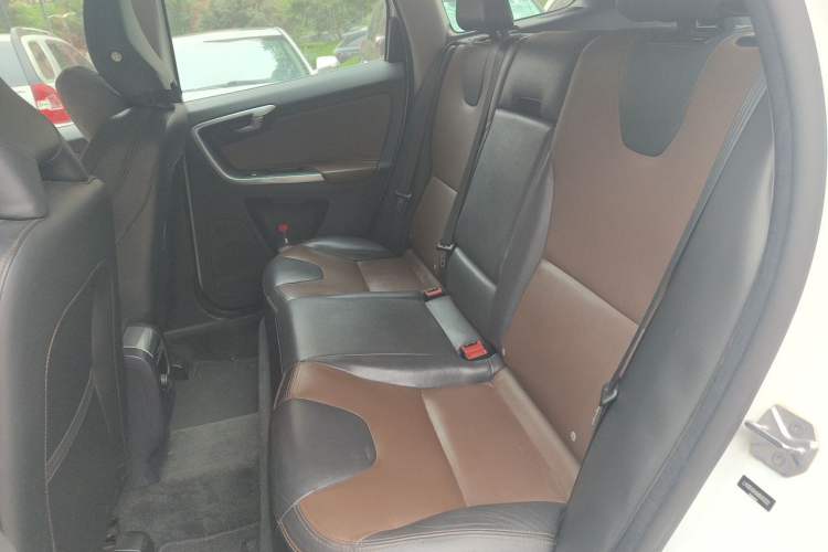 Used Volvo XC60 2017 T5 AWD Smart Range Edition Left Rear Seat