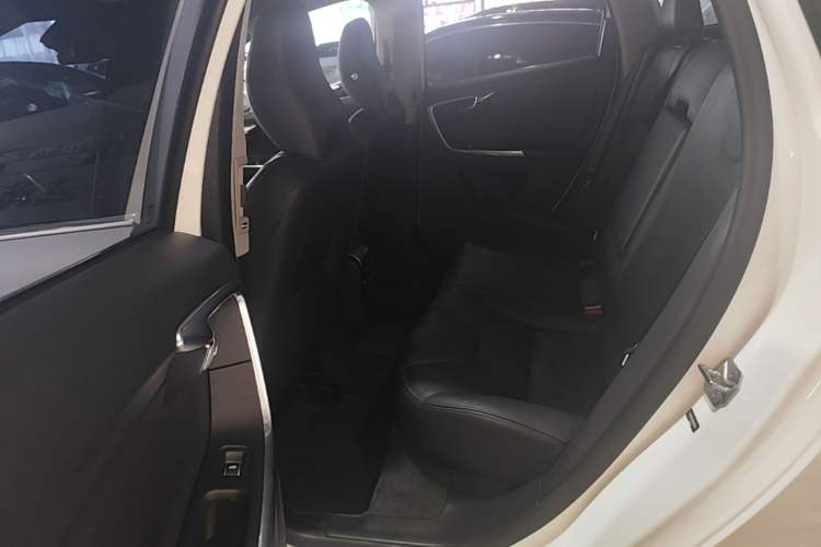 Used Volvo XC60 2017 T5 AWD Smart Upgrade Edition Left Rear Seat