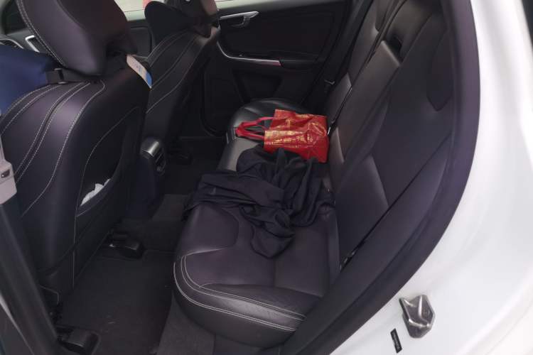 Used Volvo XC60 2017 T5 AWD Smart Upgrade Edition Left Rear Seat