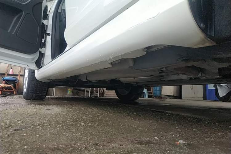 Used Volvo XC60 2017 T5 Smart Upgrade Edition Left Side Sill