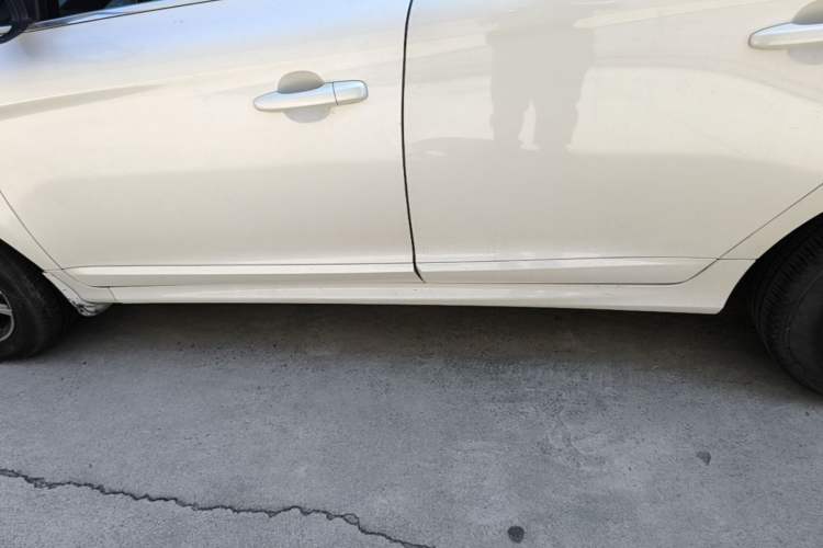 Used Volvo XC60 2017 T5 Smart Upgrade Edition Left Side Sill