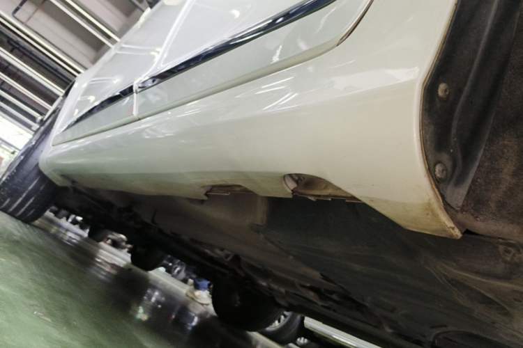 Used Volvo XC60 2017 T5 AWD Smart Upgrade Edition Left Side Sill